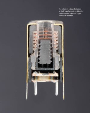 عکس 2 کتاب Open Circuits